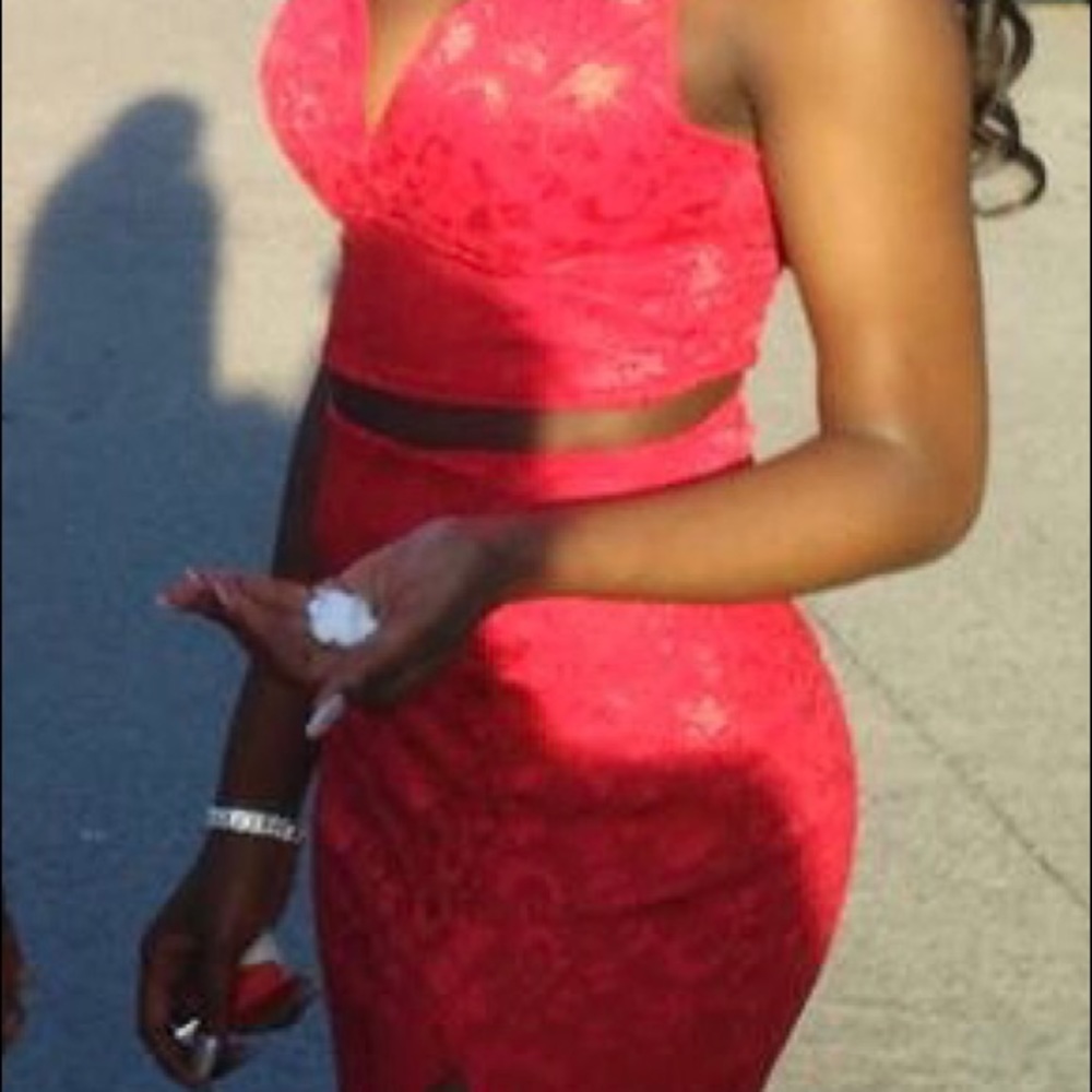 Prom dress - Picture 2 of 3